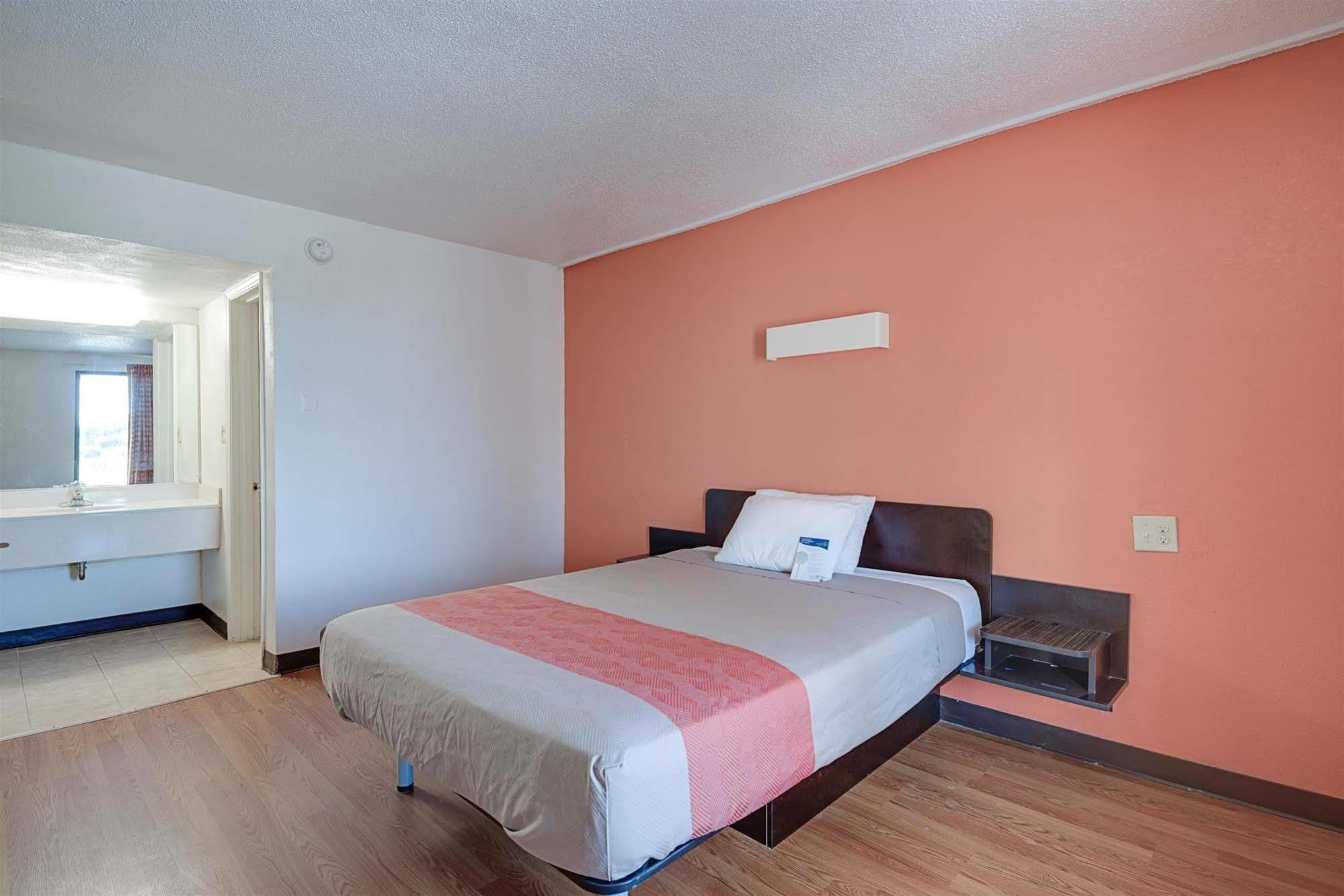 Motel 6-High Point, Nc Екстер'єр фото